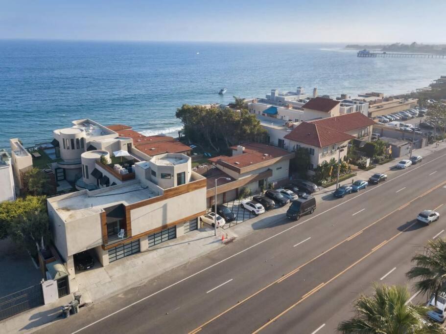 Malibu Sand Carbon Beach Suites Exterior photo