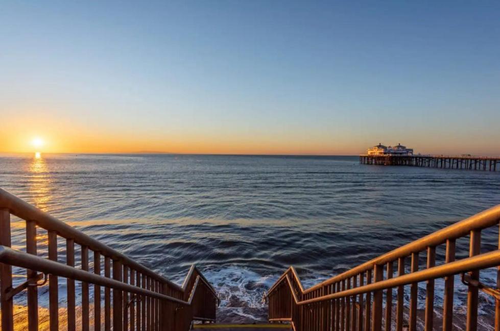 Malibu Sand Carbon Beach Suites Exterior photo