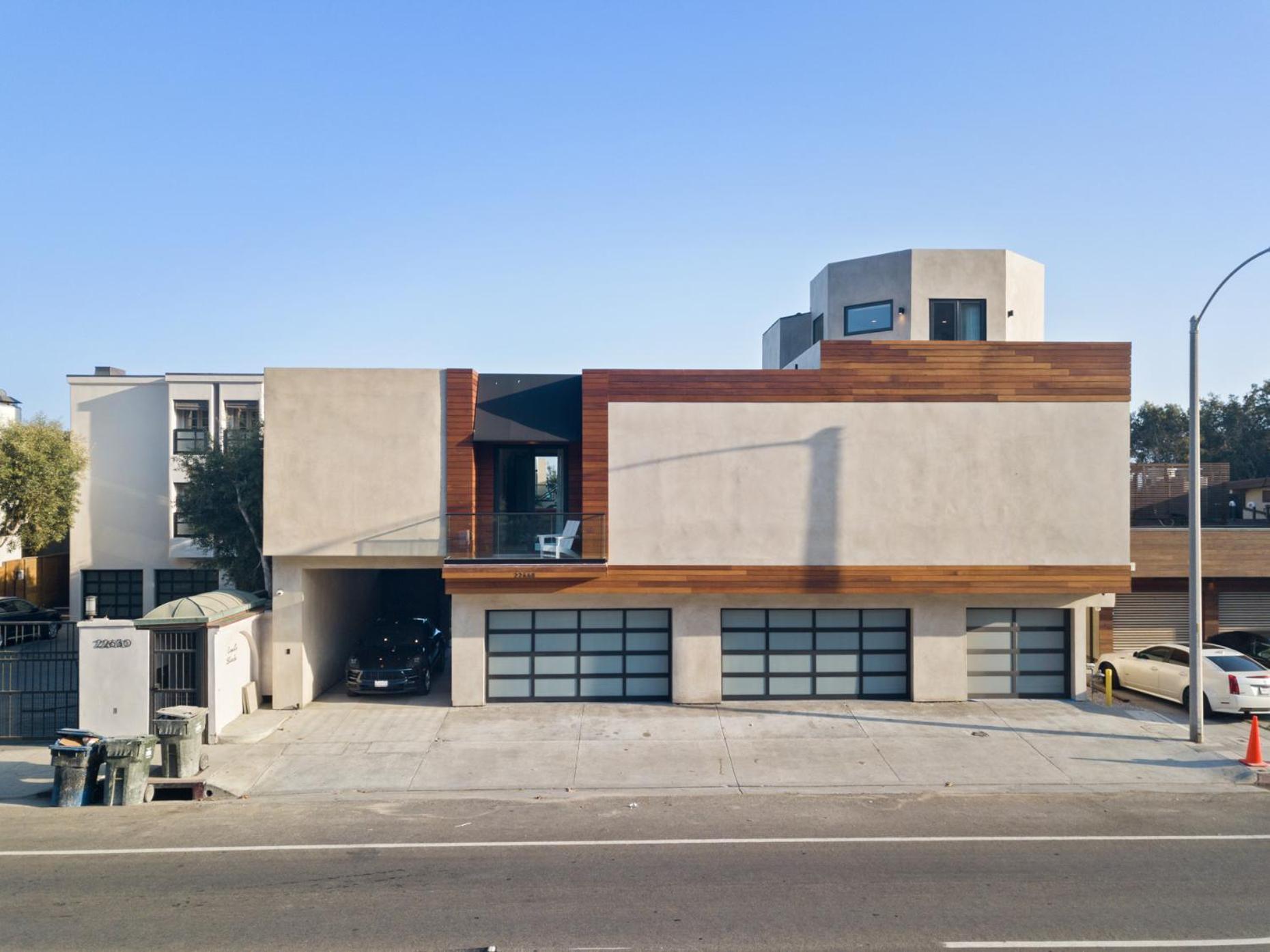 Malibu Sand Carbon Beach Suites Exterior photo