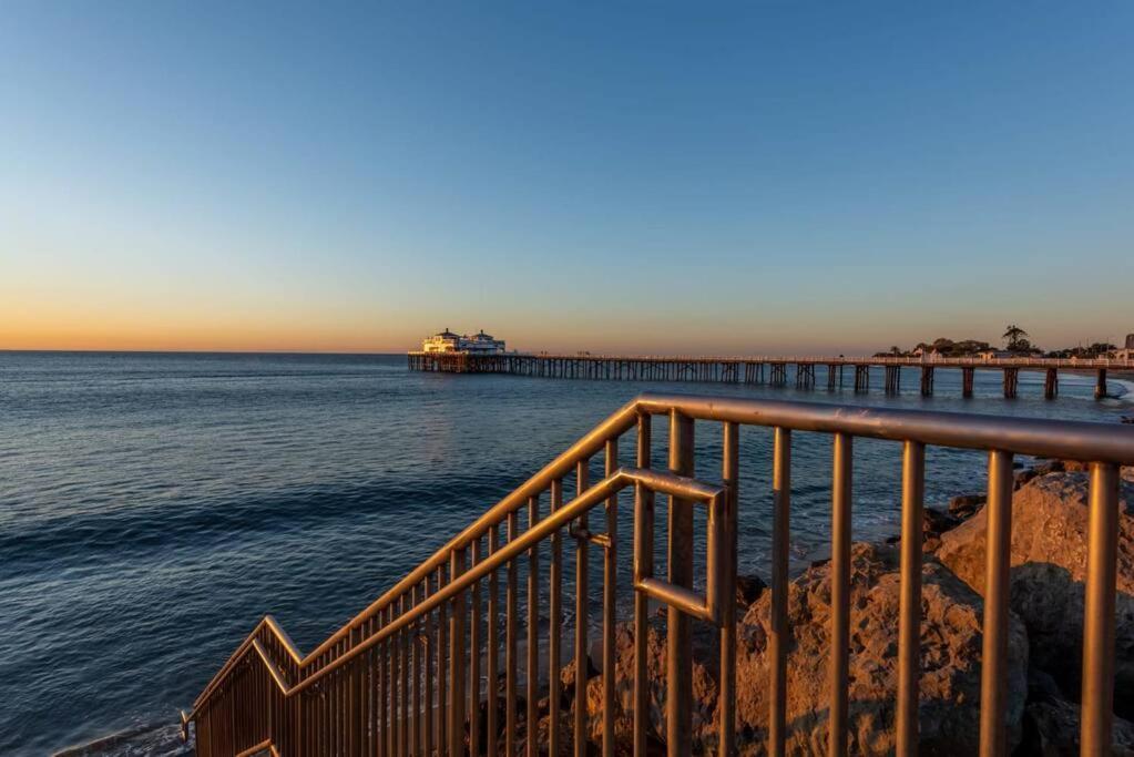 Malibu Sand Carbon Beach Suites Exterior photo